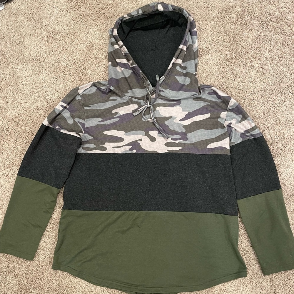 XL Women’s Color Block Camo Hoodie